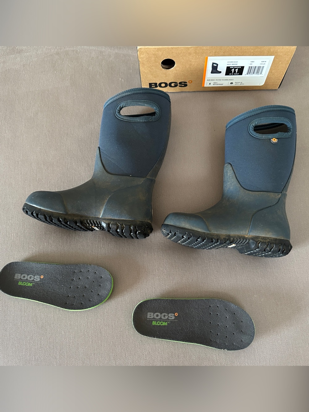 Bogs Kids Navy Blue Pull-On Waterproof Boots size 11 York mud, rain, snow, farm.